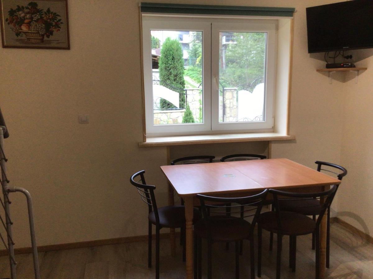 Рукавичка Yaremche Ngoại thất bức ảnh